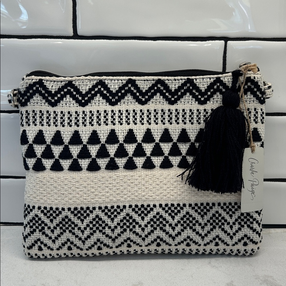 Charlie Paige Black White Geometric Woven Wristlet Crossbody Bag Tassel 407676